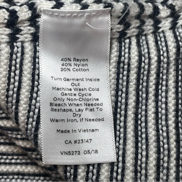 Talbots Petite Sweater Navy Cream Striped Link Stitch V Neck Pullover XLP Sailor - Picture 9 of 12